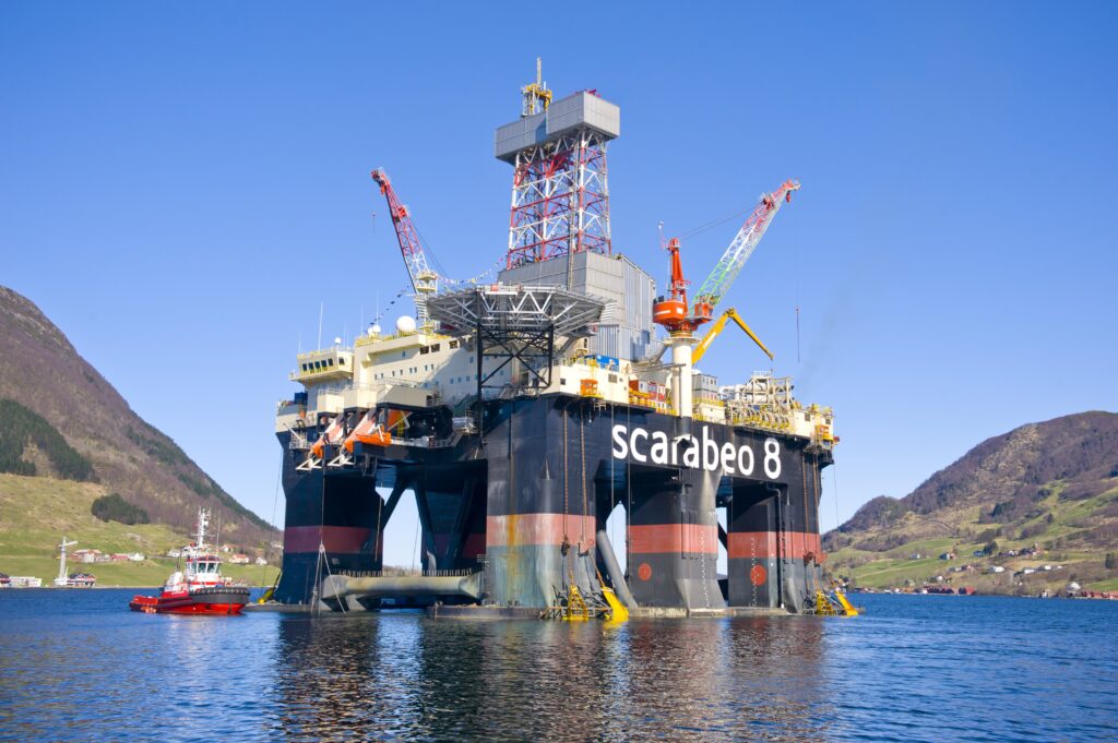 Drilling rig Scarabeo 8 in Ølen. Photo.