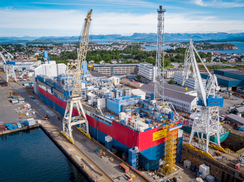 Jotun FPSO på Rosenberg verft, et av våre prosjekter.